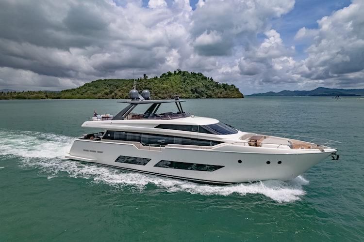 Ferretti Yachts 850
