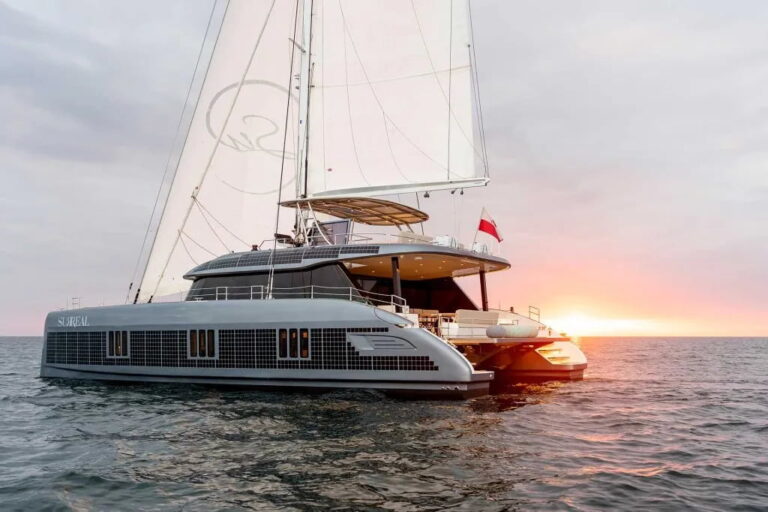 Sunreef 60 Eco Surreal Exterior